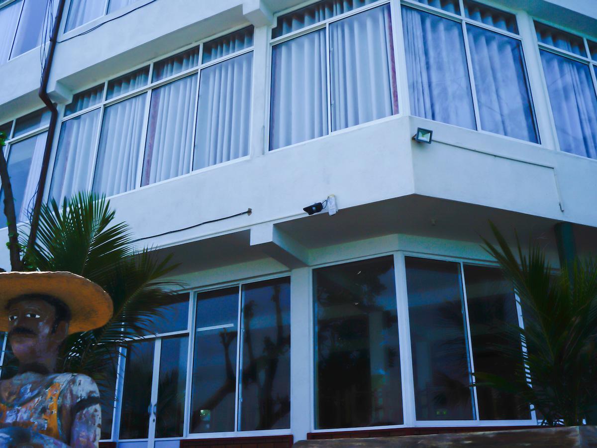 Sayurima Beach Hotel Ahangama Extérieur photo