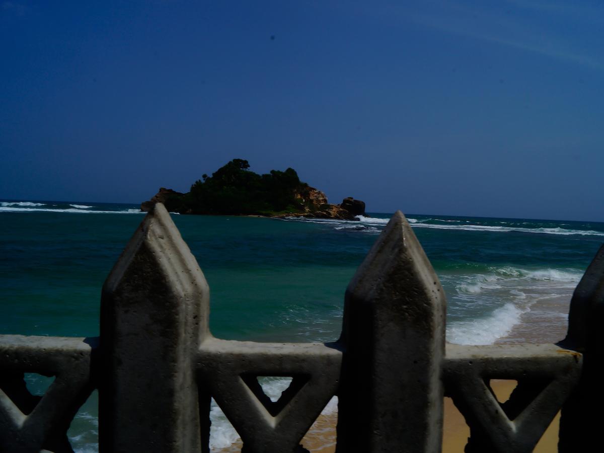 Sayurima Beach Hotel Ahangama Extérieur photo