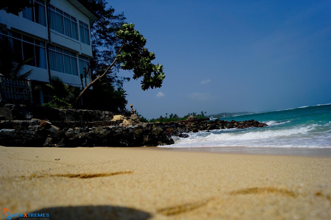 Sayurima Beach Hotel Ahangama Extérieur photo