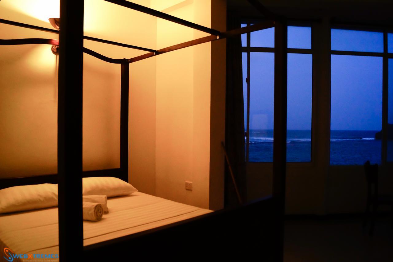 Sayurima Beach Hotel Ahangama Extérieur photo