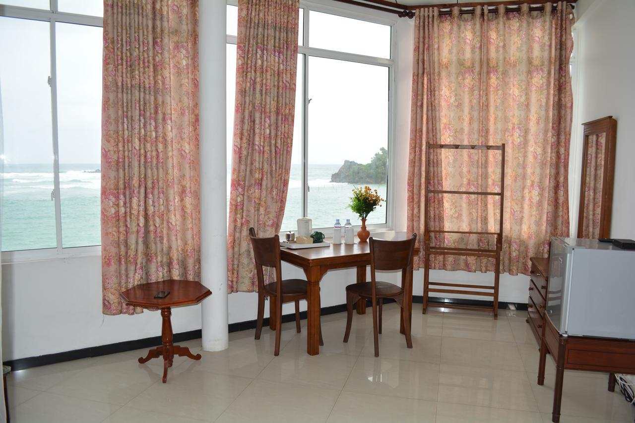 Sayurima Beach Hotel Ahangama Extérieur photo